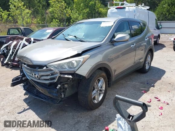 ✅ 2018 Hyundai Santa Fe 2.4L • VIN: 5NMZTDLB4JH107766 • Лот: 43043034. Опубликован ранее на IAAI с пробегом 93 208 миль. Бесплатный доступ к архиву аукционных продаж из США и подробный отчёт об истории автомобиля на DreamBid. Изображение 2.