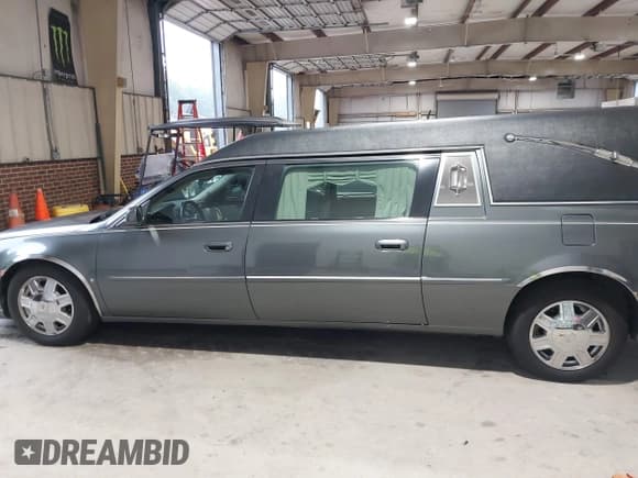 ✅ 2008 Cadillac DTS Professional 1SH • VIN: 1GEEH00Y18U500426 • Lot: 42913347. Listed on IAAI with 94,467 mi. Free auction sales archive from the USA and detailed vehicle history report at DreamBid. Image 14.