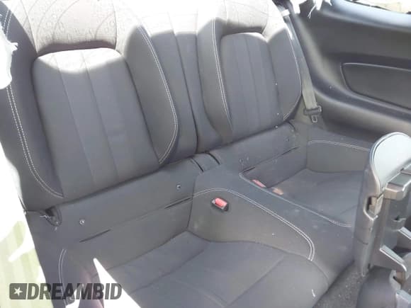 ✅ 2021 Ford Mustang EcoBoost • VIN: 1FA6P8TH6M5134077 • Lot: 42571442. Wystawiony na IAAI z przebiegiem 92 397 mil. Bezpłatny archiwum sprzedaży aukcyjnych z USA i szczegółowy raport historii pojazdu na DreamBid. Zdjęcie 8.