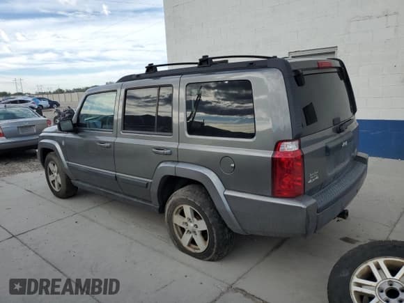 ✅ 2008 Jeep Commander Sport • VIN: 1J8HG48N68C172106 • Лот: 80186665. Опубликован ранее на Copart с пробегом 286 825 миль. Бесплатный доступ к архиву аукционных продаж из США и подробный отчёт об истории автомобиля на DreamBid. Изображение 2.