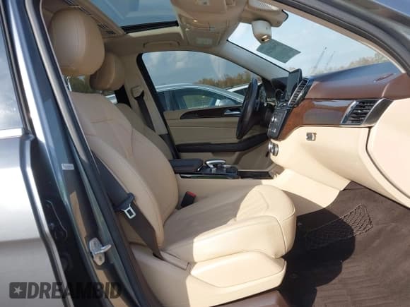 ✅ 2018 Mercedes-Benz GLE 350 • VIN: 4JGDA5JB8JB006626 • Lot: 43630924. Wystawiony na IAAI z przebiegiem 106 058 mil. Bezpłatny archiwum sprzedaży aukcyjnych z USA i szczegółowy raport historii pojazdu na DreamBid. Zdjęcie 5.