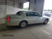 ✅ 2006 Lincoln Town Car Signature Limited • VIN: 1LNHM82VX6Y647333 • Lot: 64834215. Listed on Copart with 197,409 mi. Free auction sales archive from the USA and detailed vehicle history report at DreamBid. Image 3.