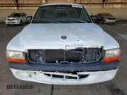 ✅ 1999 Dodge Dakota SLT • VIN: 1B7FL26X6XS180827 • Lot: 85789944. Wystawiony na Copart z przebiegiem 85 166 mil. Bezpłatny archiwum sprzedaży aukcyjnych z USA i szczegółowy raport historii pojazdu na DreamBid. Zdjęcie 5.