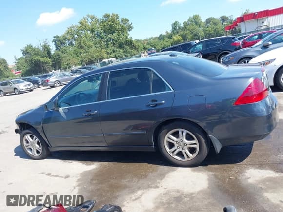 ✅ 2006 Honda Accord EX-L • VIN: 1HGCM56836A172751 • Lot: 43140293. Listed on IAAI with 97,227 mi. Free auction sales archive from the USA and detailed vehicle history report at DreamBid. Image 15.