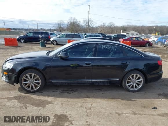 ✅ 2010 Audi A6 Prestige • VIN: WAUKGAFB3AN062612 • Lot: 41475847. Wystawiony na IAAI z przebiegiem 80 304 mil. Bezpłatny archiwum sprzedaży aukcyjnych z USA i szczegółowy raport historii pojazdu na DreamBid. Zdjęcie 15.