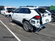 ✅ 2025 Toyota RAV4 XLE Premium • VIN: 2T3C1RFV4SW398314 • Lot: 43091988. Wystawiony na IAAI z przebiegiem 3 536 mil. Bezpłatny archiwum sprzedaży aukcyjnych z USA i szczegółowy raport historii pojazdu na DreamBid. Zdjęcie 3.