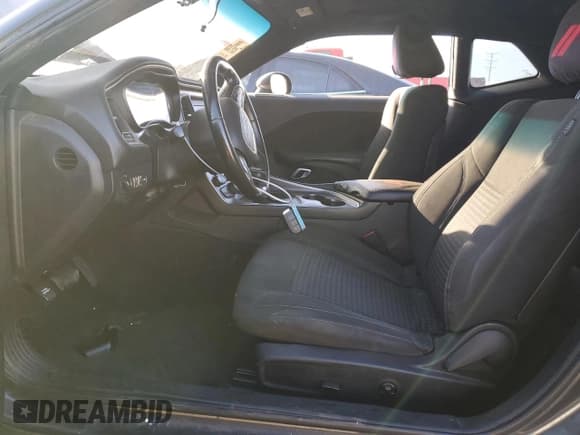 ✅ 2018 Dodge Challenger SXT Plus • VIN: 2C3CDZAG2JH236054 • Lot: 91011145. Listed on Copart with 247,912 mi. Free auction sales archive from the USA and detailed vehicle history report at DreamBid. Image 7.