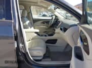 ✅ 2019 GMC Terrain Denali • VIN: 3GKALXEX3KL245766 • Lot: 43607822. Wystawiony na IAAI z przebiegiem 135 073 mil. Bezpłatny archiwum sprzedaży aukcyjnych z USA i szczegółowy raport historii pojazdu na DreamBid. Zdjęcie 5.