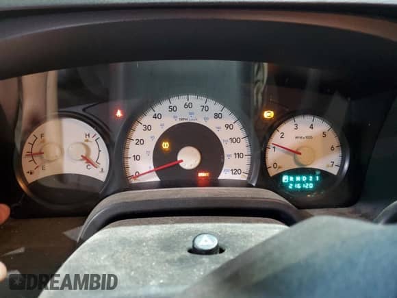 2008 Dodge Dakota ST z VIN 1D7HW28K78S511598, wystawiony jako Copart lot #83251644 z przebiegiem 216 120 mil mil oraz Czysty tytuł • Clean title. Historia ofert i sprzedaży dostępna na DreamBid. Obrazek 9.