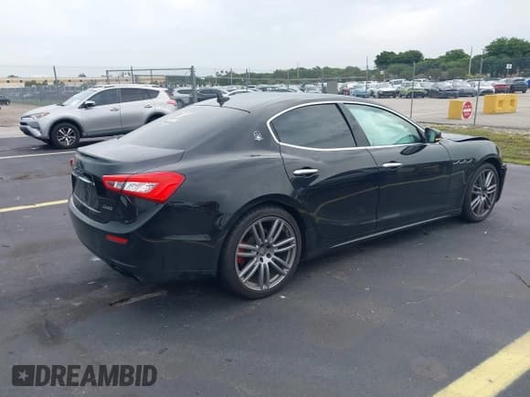 ✅ 2017 Maserati Ghibli • VIN: ZAM57XSA8H1216213 • Лот: 42635725. Опубликован ранее на IAAI с пробегом 100 786 миль. Бесплатный доступ к архиву аукционных продаж из США и подробный отчёт об истории автомобиля на DreamBid. Изображение 4.