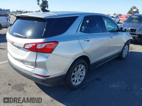 ✅ 2020 Chevrolet Equinox LT • VIN: 3GNAXUEV7LS688725 • Лот: 43431490. Опубликован ранее на IAAI с пробегом 127 572 миль. Бесплатный доступ к архиву аукционных продаж из США и подробный отчёт об истории автомобиля на DreamBid. Изображение 4.