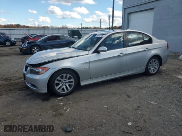 ✅ 2006 BMW 3 Series 325i • VIN: WBAVB13586KX44100 • Lot: 90689245. Listed on Copart with 182,895 mi. Free auction sales archive from the USA and detailed vehicle history report at DreamBid. Image 1.