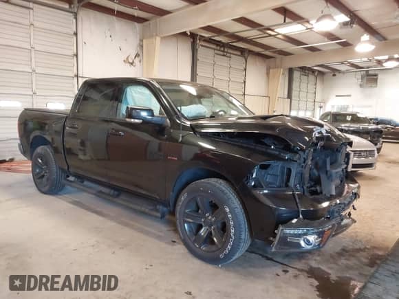 2017 Ram 1500 Night z VIN 1C6RR7MT0HS831726, wystawiony jako IAAI lot #41642459 z przebiegiem 90 423 mil mil oraz . Historia ofert i sprzedaży dostępna na DreamBid. Obrazek 1.