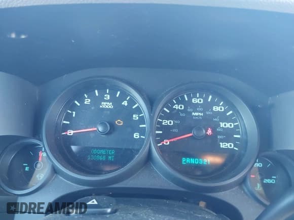 ✅ 2013 Chevrolet Silverado 1500 LS • VIN: 1GCRKREA3DZ142805 • Lot: 43414915. Wystawiony na IAAI z przebiegiem 130 868 mil. Bezpłatny archiwum sprzedaży aukcyjnych z USA i szczegółowy raport historii pojazdu na DreamBid. Zdjęcie 7.