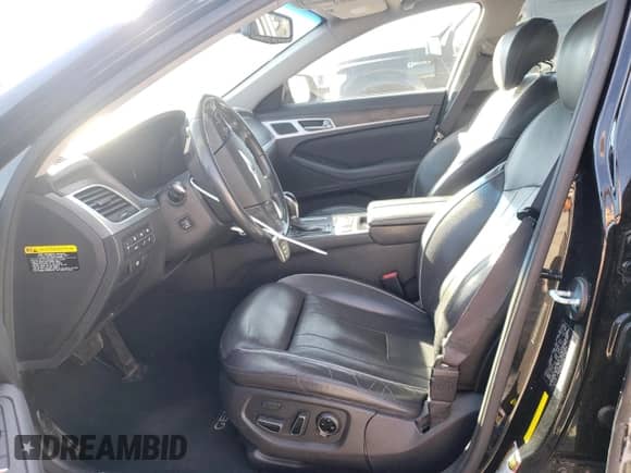 2015 Hyundai Genesis 5.0L с VIN KMHGN4JF5FU056894, выставлен на аукционе Copart как лот 46663914 с пробегом 215 596 миль миль и Списание • Salvage title. История ставок и продаж доступна на DreamBid. Изображение 7.