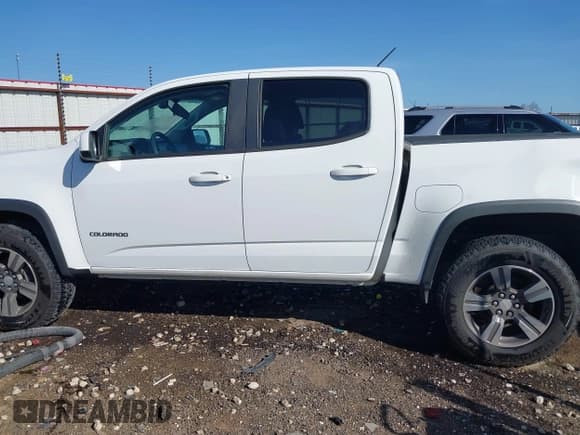 ✅ 2018 Chevrolet Colorado 4WD Work Truck • VIN: 1GCGTBEN1J1109892 • Lot: 41990388. Listed on IAAI with 100,767 mi. Free auction sales archive from the USA and detailed vehicle history report at DreamBid. Image 14.