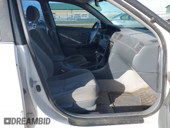 ✅ 2001 Toyota Camry LE • VIN: 4T1BF22K31U966933 • Лот: 43556586. Опубликован ранее на IAAI с пробегом 206 208 миль. Бесплатный доступ к архиву аукционных продаж из США и подробный отчёт об истории автомобиля на DreamBid. Изображение 5.