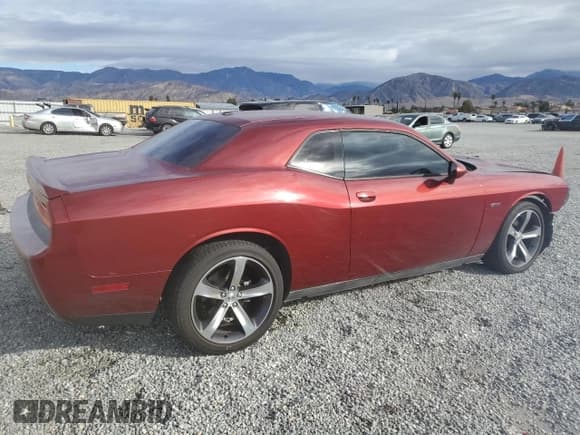 ✅ 2014 Dodge Challenger SXT 100th Anniversary • VIN: 2C3CDYAG6EH218141 • Lot: 82370104. Wystawiony na Copart z przebiegiem 94 501 mil. Bezpłatny archiwum sprzedaży aukcyjnych z USA i szczegółowy raport historii pojazdu na DreamBid. Zdjęcie 3.