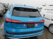 ✅ 2019 Audi e-tron Prestige • VIN: WA1VAAGE9KB014524 • Lot: 42891273. Wystawiony na Copart z przebiegiem 33 117 mil. Bezpłatny archiwum sprzedaży aukcyjnych z USA i szczegółowy raport historii pojazdu na DreamBid. Zdjęcie 6.
