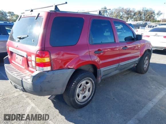 ✅ 2005 Ford Escape XLS Value • VIN: 1FMYU02ZX5KD14698 • Lot: 43839768. Wystawiony na IAAI z przebiegiem 137 460 mil. Bezpłatny archiwum sprzedaży aukcyjnych z USA i szczegółowy raport historii pojazdu na DreamBid. Zdjęcie 4.
