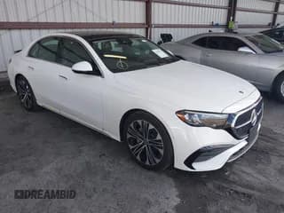 ✅ 2025 Mercedes-Benz E 350 • VIN: W1KLF4GB6SA126862 • Lot: 42897022. Wystawiony na IAAI z przebiegiem 10 011 mil. Bezpłatny archiwum sprzedaży aukcyjnych z USA i szczegółowy raport historii pojazdu na DreamBid. Zdjęcie 1.