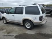 ✅ 2000 Ford Explorer Eddie Bauer • VIN: 1FMDU74E7YZA79125 • Lot: 51285114. Wystawiony na Copart z przebiegiem 278 281 mil. Bezpłatny archiwum sprzedaży aukcyjnych z USA i szczegółowy raport historii pojazdu na DreamBid. Zdjęcie 2.