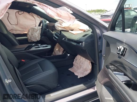 ✅ 2024 Cadillac LYRIQ Tech • VIN: 1GYKPMRK7RZ140355 • Lot: 42378834. Wystawiony na IAAI z przebiegiem 11 976 mil. Bezpłatny archiwum sprzedaży aukcyjnych z USA i szczegółowy raport historii pojazdu na DreamBid. Zdjęcie 5.