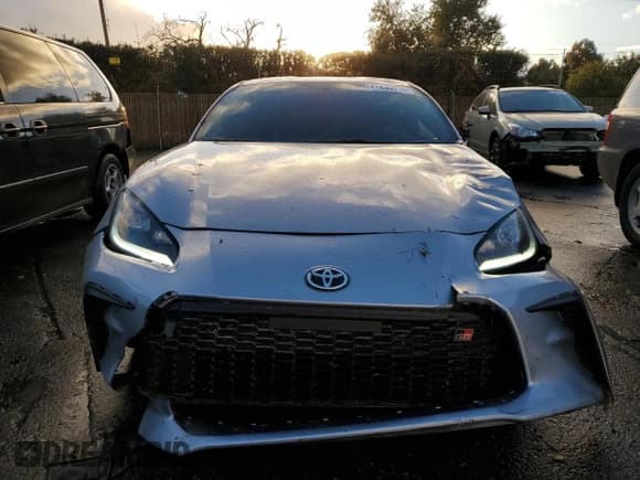 ✅ 2023 Toyota 86 Premium • VIN: JF1ZNBF10P8763030 • Lot: 41433914. Listed on Copart with 2,260 mi. Free auction sales archive from the USA and detailed vehicle history report at DreamBid. Image 5.