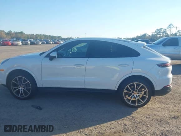 ✅ 2020 Porsche Cayenne S • VIN: WP1BB2AY4LDA57364 • Lot: 43686169. Listed on IAAI with 53,055 mi. Free auction sales archive from the USA and detailed vehicle history report at DreamBid. Image 14.