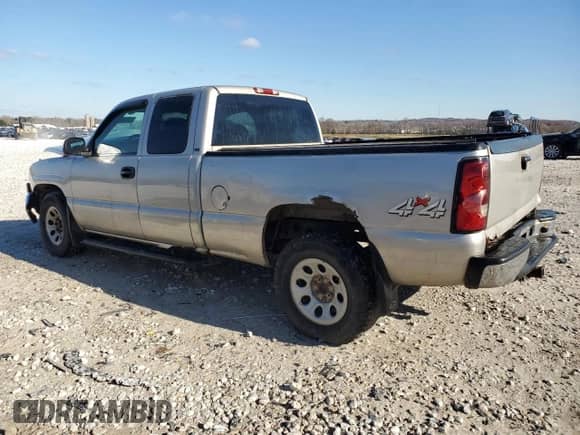 2006 Chevrolet Silverado 1500 LS z VIN 1GCEK19V06Z258785, wystawiony jako Copart lot #79352154 z przebiegiem 182 554 mil mil oraz Czysty tytuł • Clean title. Historia ofert i sprzedaży dostępna na DreamBid. Obrazek 2.