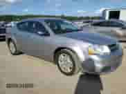 2014 Dodge Avenger SE z VIN 1C3CDZAB4EN108738, wystawiony jako Copart lot #73995744 z przebiegiem 127 834 mil mil oraz Czysty tytuł • Clean title. Historia ofert i sprzedaży dostępna na DreamBid. Obrazek 4.
