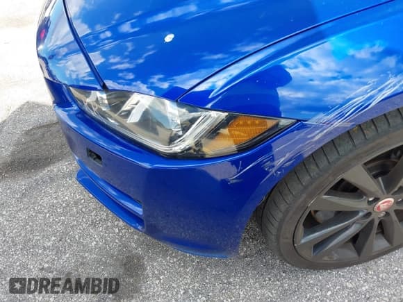 ✅ 2017 Jaguar XE 35t Prestige • VIN: SAJAE4BV5HA959570 • Lot: 43387403. Wystawiony na IAAI z przebiegiem 114 545 mil. Bezpłatny archiwum sprzedaży aukcyjnych z USA i szczegółowy raport historii pojazdu na DreamBid. Zdjęcie 6.