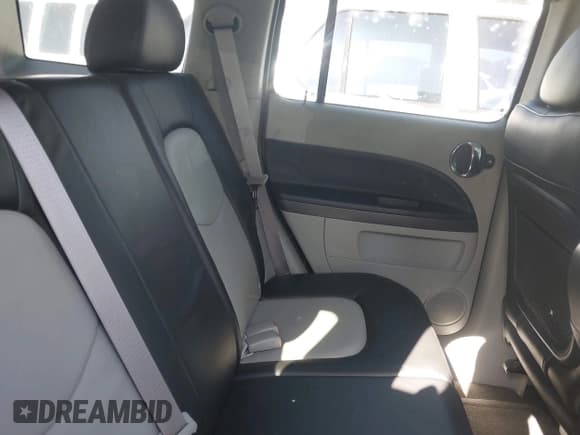 ✅ 2006 Chevrolet HHR LT • VIN: 3GNDA23P76S652383 • Lot: 41913076. Listed on IAAI with 123,870 mi. Free auction sales archive from the USA and detailed vehicle history report at DreamBid. Image 8.