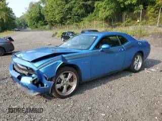 ✅ 2010 Dodge Challenger R/T Classic • VIN: 2B3CJ5DT2AH130310 • Лот: 66324035. Опубликован ранее на Copart с пробегом 75 114 миль. Бесплатный доступ к архиву аукционных продаж из США и подробный отчёт об истории автомобиля на DreamBid. Изображение 1.