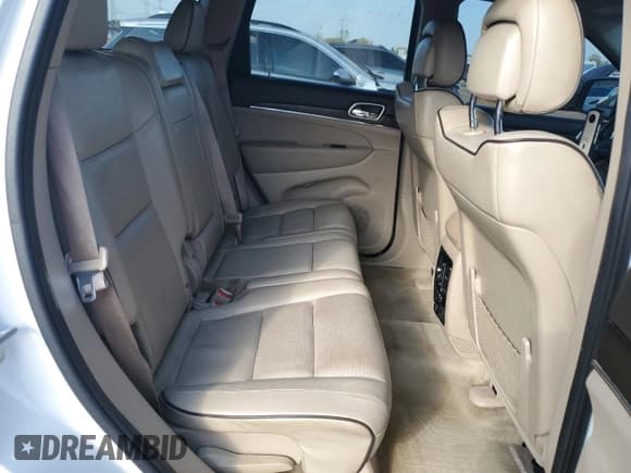 ✅ 2014 Jeep Grand Cherokee Overland • VIN: 1C4RJFCG1EC547509 • Lot: 82337765. Listed on Copart with 111,173 mi. Free auction sales archive from the USA and detailed vehicle history report at DreamBid. Image 11.