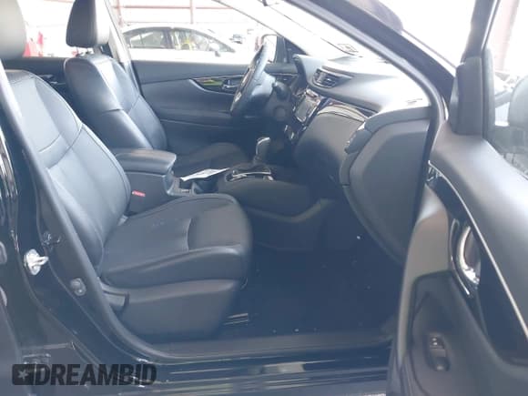 ✅ 2018 Nissan Rogue S • VIN: JN1BJ1CR2JW600090 • Lot: 42409783. Listed on IAAI with 78,895 mi. Free auction sales archive from the USA and detailed vehicle history report at DreamBid. Image 5.