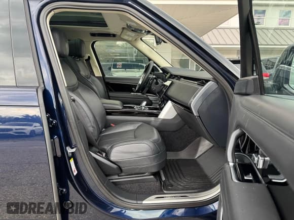 ✅ 2023 Land Rover Range Rover Autobiography • VIN: SALK1BE72PA033490 • Lot: 80307555. Wystawiony na Copart z przebiegiem 80 577 mil. Bezpłatny archiwum sprzedaży aukcyjnych z USA i szczegółowy raport historii pojazdu na DreamBid. Zdjęcie 5.