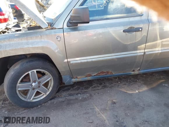 ✅ 2008 Jeep Patriot Limited • VIN: 1J8FF48W18D567128 • Lot: 43899454. Listed on IAAI with Not provided. Free auction sales archive from the USA and detailed vehicle history report at DreamBid. Image 6.