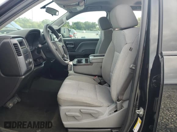 ✅ 2017 Chevrolet Silverado 1500 Custom • VIN: 1GCRCPEH0HZ286493 • Lot: 62863695. Wystawiony na Copart z przebiegiem 172 157 mil. Bezpłatny archiwum sprzedaży aukcyjnych z USA i szczegółowy raport historii pojazdu na DreamBid. Zdjęcie 7.