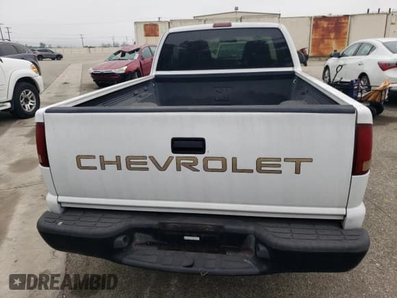 ✅ 2002 Chevrolet S-10 Fleet • VIN: 1GCCS195828229493 • Лот: 60671635. Опубликован ранее на Copart с пробегом 65 255 миль. Бесплатный доступ к архиву аукционных продаж из США и подробный отчёт об истории автомобиля на DreamBid. Изображение 6.