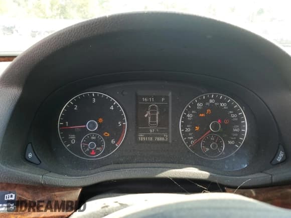 ✅ 2012 Volkswagen Passat SEL Premium • VIN: 1VWCN7A38CC016530 • Лот: 80809595. Опубликован ранее на Copart с пробегом 189 118 миль. Бесплатный доступ к архиву аукционных продаж из США и подробный отчёт об истории автомобиля на DreamBid. Изображение 9.