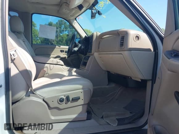 ✅ 2004 Chevrolet Suburban LT • VIN: 3GNFK16Z94G240561 • Лот: 42769241. Опубликован ранее на IAAI с пробегом 246 438 миль. Бесплатный доступ к архиву аукционных продаж из США и подробный отчёт об истории автомобиля на DreamBid. Изображение 5.