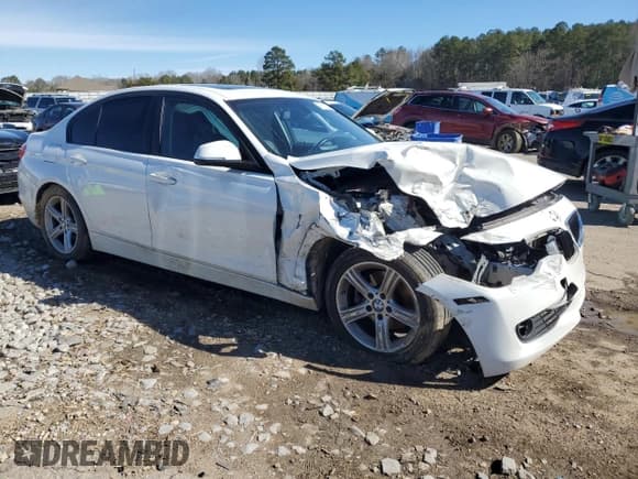 ✅ 2015 BMW 3 Series 328i • VIN: WBA3A5G58FNS87752 • Lot: 47918325. Wystawiony na Copart z przebiegiem 107 034 mil. Bezpłatny archiwum sprzedaży aukcyjnych z USA i szczegółowy raport historii pojazdu na DreamBid. Zdjęcie 4.