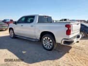 ✅ 2021 Chevrolet Silverado 1500 High Country • VIN: 3GCPWFED3MG351899 • Lot: 90672735. Wystawiony na Copart z przebiegiem 83 678 mil. Bezpłatny archiwum sprzedaży aukcyjnych z USA i szczegółowy raport historii pojazdu na DreamBid. Zdjęcie 2.