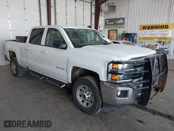 ✅ 2019 Chevrolet Silverado 2500HD LT • VIN: 1GC1KSEG3KF137272 • Lot: 39880414. Wystawiony na IAAI z przebiegiem 158 275 mil. Bezpłatny archiwum sprzedaży aukcyjnych z USA i szczegółowy raport historii pojazdu na DreamBid. Zdjęcie 1.