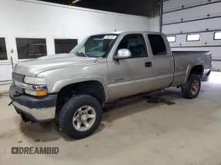 ✅ 2001 Chevrolet Silverado 2500HD LS • VIN: 1GCHK29U01E261048 • Lot: 71836145. Wystawiony na Copart z przebiegiem 94 197 mil. Bezpłatny archiwum sprzedaży aukcyjnych z USA i szczegółowy raport historii pojazdu na DreamBid. Zdjęcie 1.