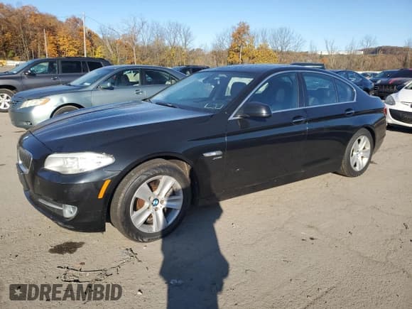 ✅ 2012 BMW 5 Series 528i xDrive • VIN: WBAXH5C59CDW11358 • Лот: 90103155. Опубликован ранее на Copart с пробегом 131 109 миль. Бесплатный доступ к архиву аукционных продаж из США и подробный отчёт об истории автомобиля на DreamBid. Изображение 1.