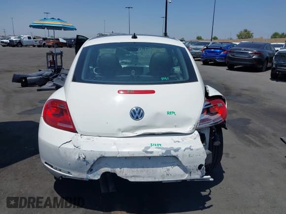 ✅ 2013 Volkswagen Beetle Fender Edition • VIN: 3VWJP7AT0DM619196 • Lot: 42451537. Listed on IAAI with 159,206 mi. Free auction sales archive from the USA and detailed vehicle history report at DreamBid. Image 17.