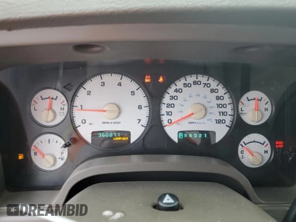 ✅ 2004 Dodge 1500 SLT • VIN: 1D7HA18D54S771552 • Лот: 82744675. Опубликован ранее на Copart с пробегом 360 871 миль. Бесплатный доступ к архиву аукционных продаж из США и подробный отчёт об истории автомобиля на DreamBid. Изображение 9.