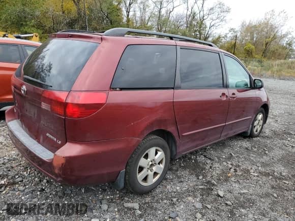 2005 Toyota Sienna LE z VIN 5TDZA23C55S242504, wystawiony jako Copart lot #89652155 z przebiegiem 260 207 mil mil oraz Szkoda całkowita • Salvage title. Historia ofert i sprzedaży dostępna na DreamBid. Obrazek 3.